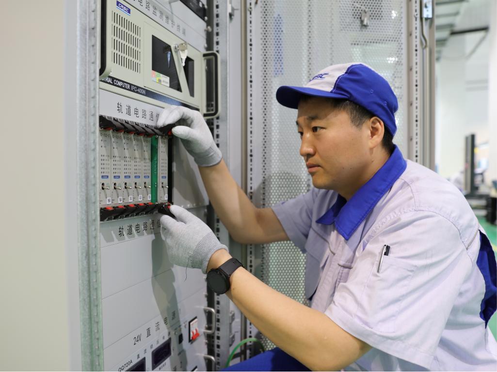 全國勘察設(shè)計(jì)信息網(wǎng)--北京全路通信信號研究設(shè)計(jì)院集團(tuán)北信公司新增一名享受國務(wù)院政府特殊津貼人員